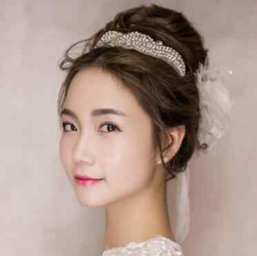 婚纱照发型 韩式婚纱照新娘发型图片 好看又有活力