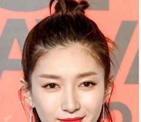 超短发快速扎丸子头 超短发怎么扎半丸子头 超短发半丸子头扎法教程