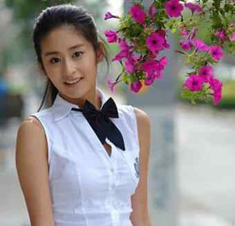方形脸夏天怎么扎头发 夏天方型脸如何扎马尾