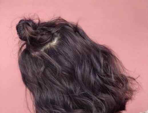 木马卷发型图片 中长发木马卷发型图片 示范女生木马卷发型如何打理