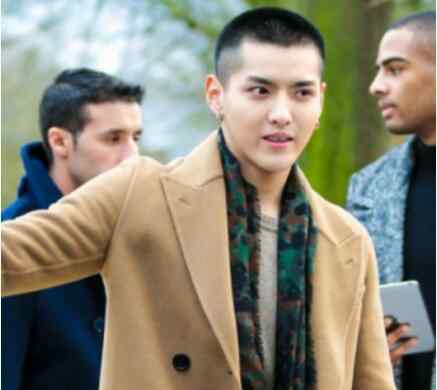 吴亦凡寸头 吴亦凡寸头发型图片 吴亦凡寸头怎么剪