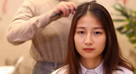 头顶小爱心怎么扎 头顶爱心辫子怎么扎 女生头顶爱心辫扎法教程