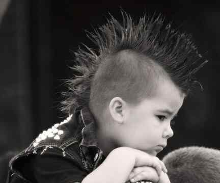 儿童闪电头发型 小朋友朋克闪电发型图片 另类又超有型