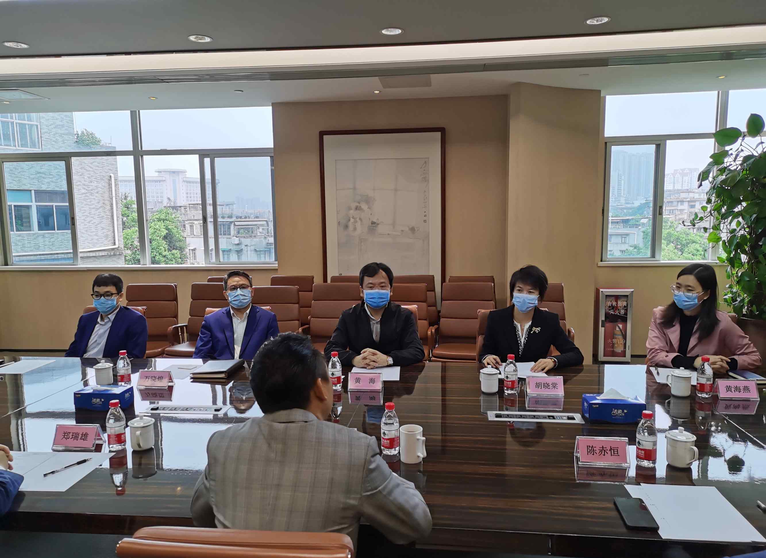 广州天泰包装材料有限公司 黄海副行长会见广州天泰控股集团有限公司董事长、总裁刘克伟