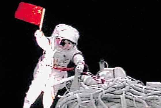 太空行走第一人 中国太空行走第一人是谁，中国太空行走第一人是哪年