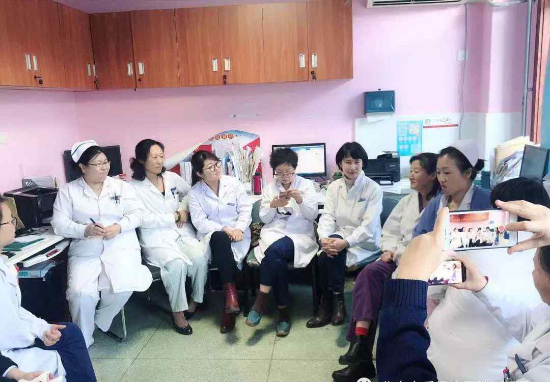 【医院新闻】凝心聚力，展望未来——妇产科召开新老职工座谈会