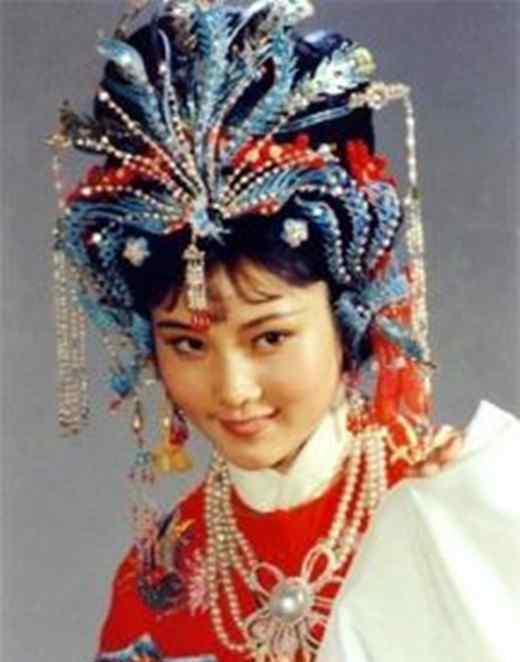 方舒现状图片 何晴潘虹单身 20年前那些曾惊艳过时光的女星现状
