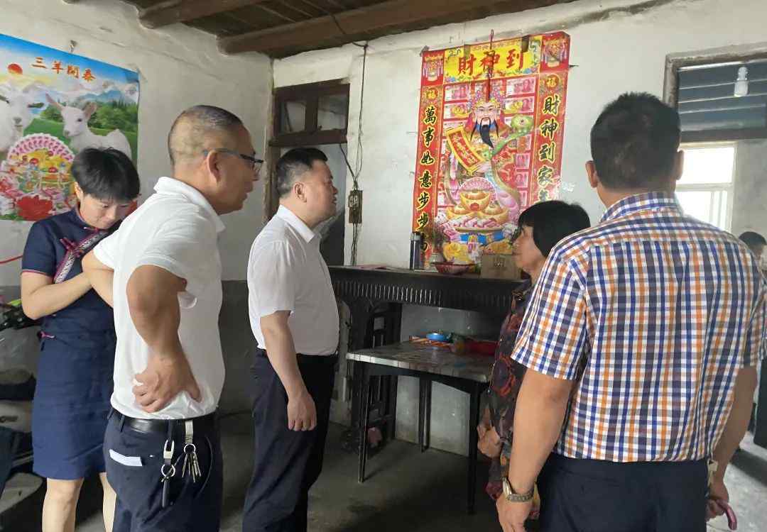 陈振华 省民宗委副主任陈振华来丽开展“三服务”活动