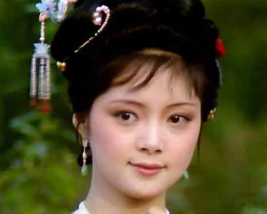 薛宝钗演员 "薛宝钗"扮演者张莉成死囚杀人犯系谣言 张莉个人资料微博现状