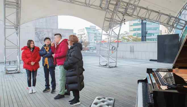 姜虎东李孝利 严正化今晚出演《一顿饭》 谈李孝利表竞争意识