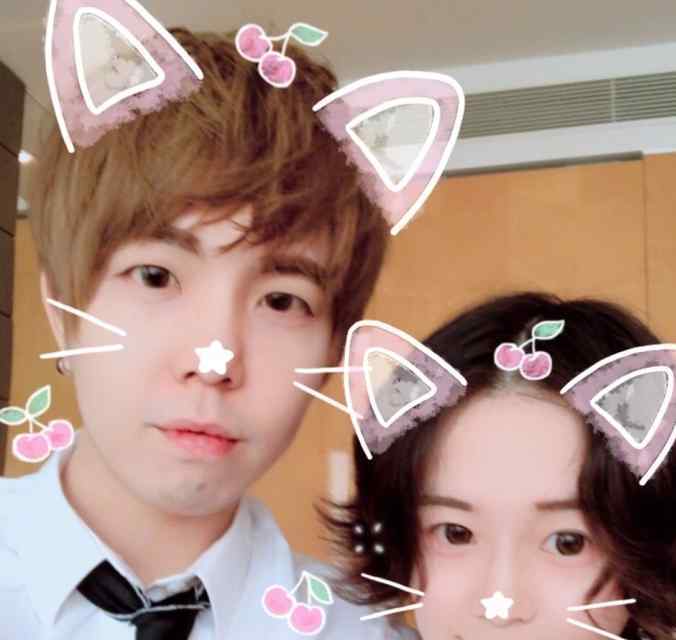 小漠照片 轩墨宝宝第一次给了小漠 全民TV伪娘主播人气狂升