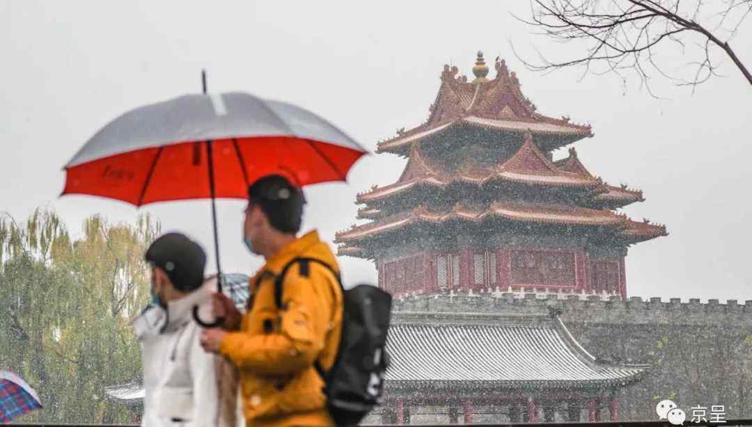 初雪已至 多图直击白雪下的北京城
