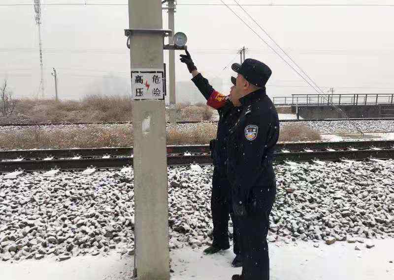 应对初雪 北京铁路警方已启动应急预案