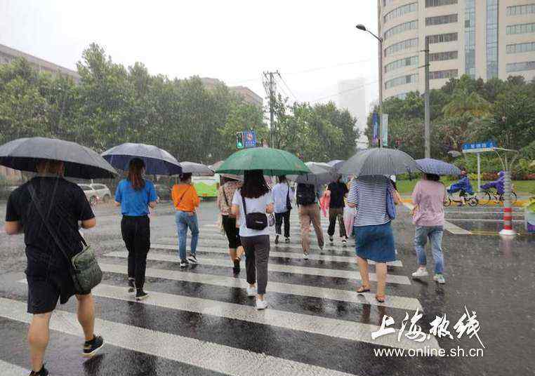 上海台风最新消息今天 台风路径实时发布系统最新消息：暴雨台风双预警来了