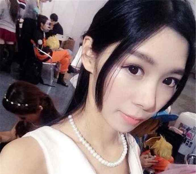 刘杀鸡被封 解说小楼被谁睡过 小楼黑历史被揭照片门事件淫秽不堪【图】