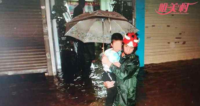 昆明暴雨袭城 昆明暴雨袭城 一夜暴雨昆明几乎成水城