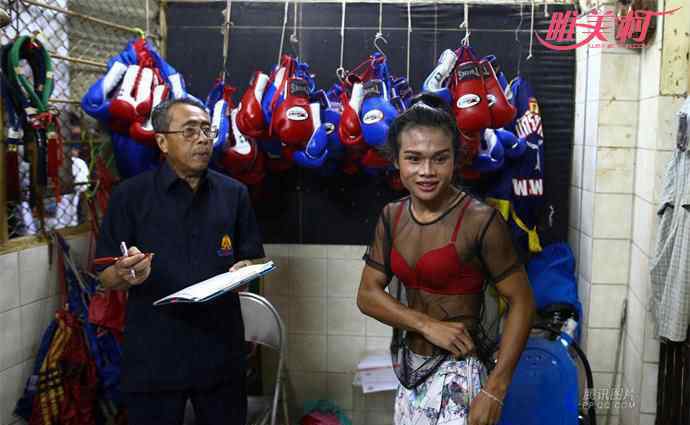 美丽拳王 泰国人妖拳击手练拳13年 想要成立一间拳击学校
