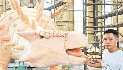 仿真恐龙模型 “复活”恐龙40年 模型工匠在广州让仿真恐龙走向世界