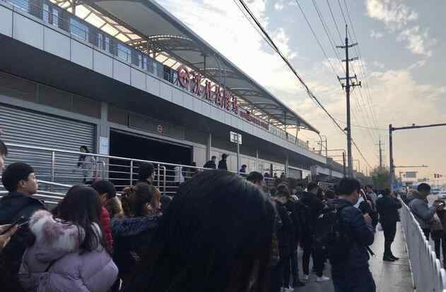 上海1号线故障 一周之内两次上热搜 上海地铁8号线又出故障 开一小时没出杨浦