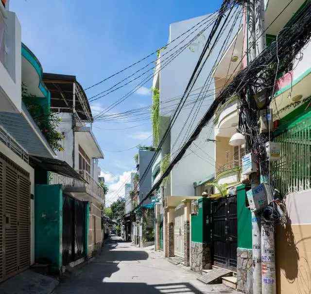 长屋 长屋里的多代同居生活，除了阳光雨露还有超美的悬空楼梯 | 环球旅行