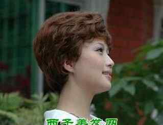 六十岁 六十岁女性梳什么头型好看