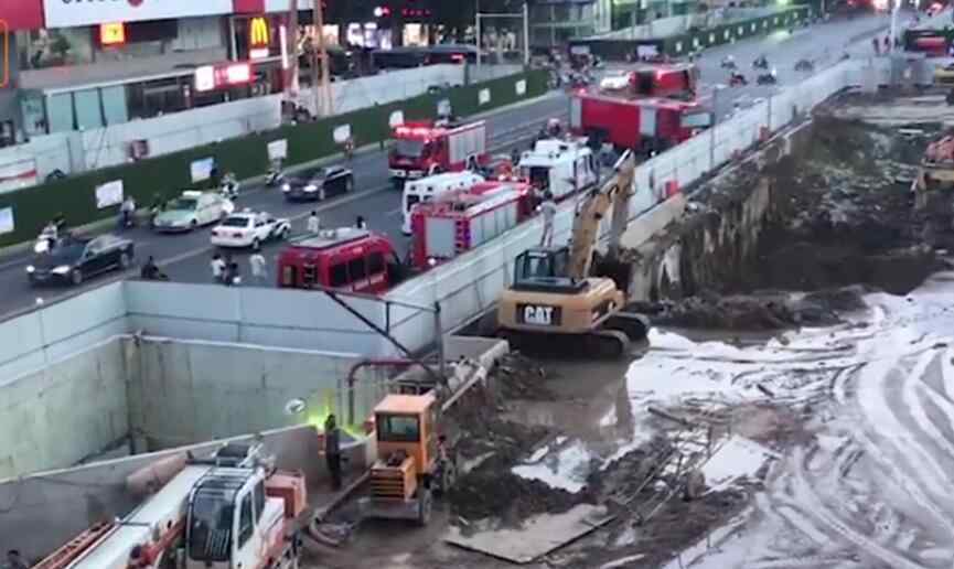 郑州在建地铁事故 危急！郑州在建地铁事故 工人一氧化碳中毒出现恶心昏迷情况