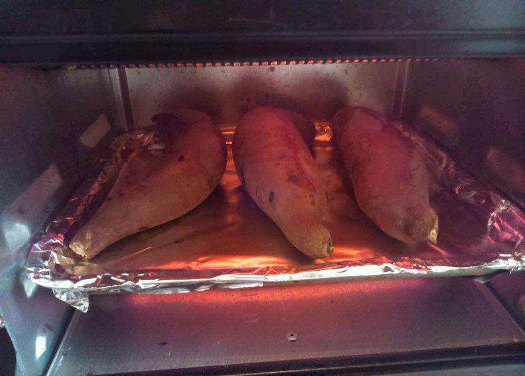 电烤箱烤地瓜多长时间及温度 烤箱烤地瓜的温度与时间 烤箱烤地瓜有哪些步骤