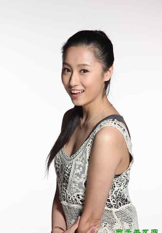 艾佳妮 《爱情公寓》薇薇资料 薇薇饰演者艾佳妮资料