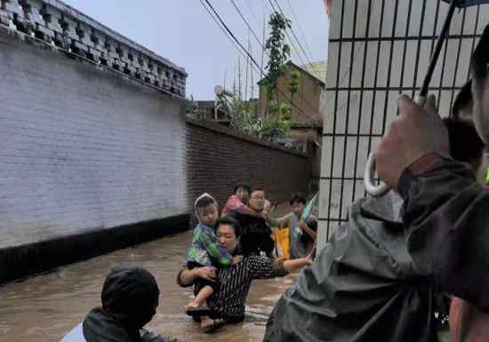 民建会员 抗击“利奇马” 民建会员在行动