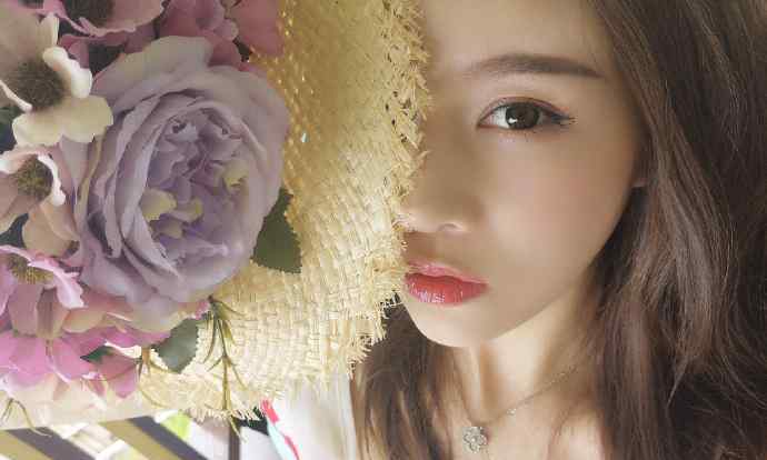 高晓松为什么离婚 网络红人徐粲然男友是谁 她姐姐为什么与高晓松离婚