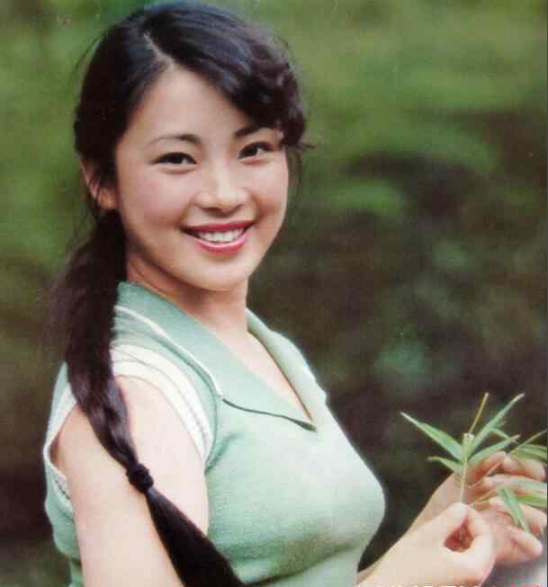 黄燕秋 黄秋燕图片欣赏 年轻时的她多么美丽动人