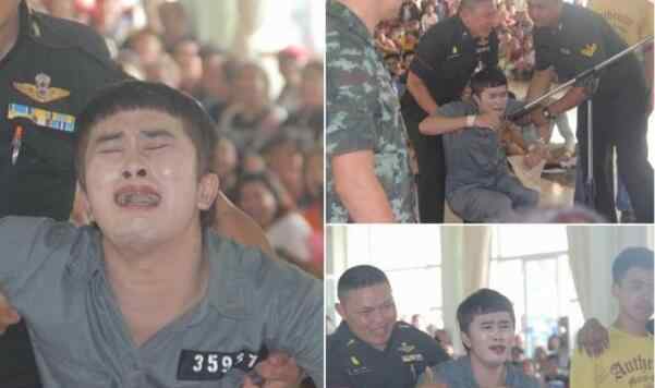 泰国征兵 喜极而泣？泰国男子征兵抽签被抽中 当场瘫坐地上泣不成声