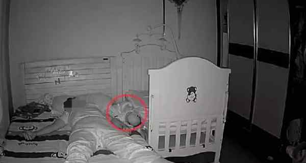 济南保姆 济南5个月大的婴儿跟保姆睡凌晨摔下床，保姆却说……