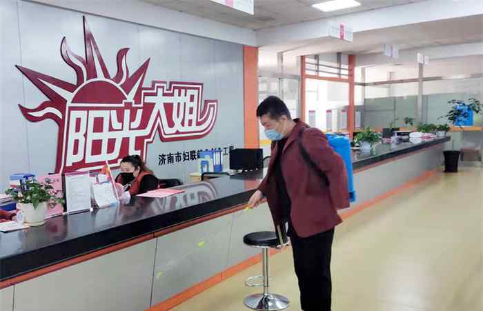 阳光大姐月嫂 你为大家战“疫” 我为小家护航 阳光大姐提供24小时家政热线服务