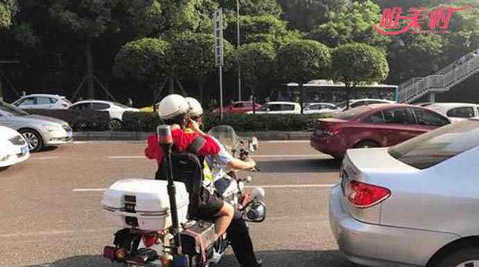 老师忘带全班准考 老师忘带全班准考证 有惊无险背后系民警争分夺秒地抢回