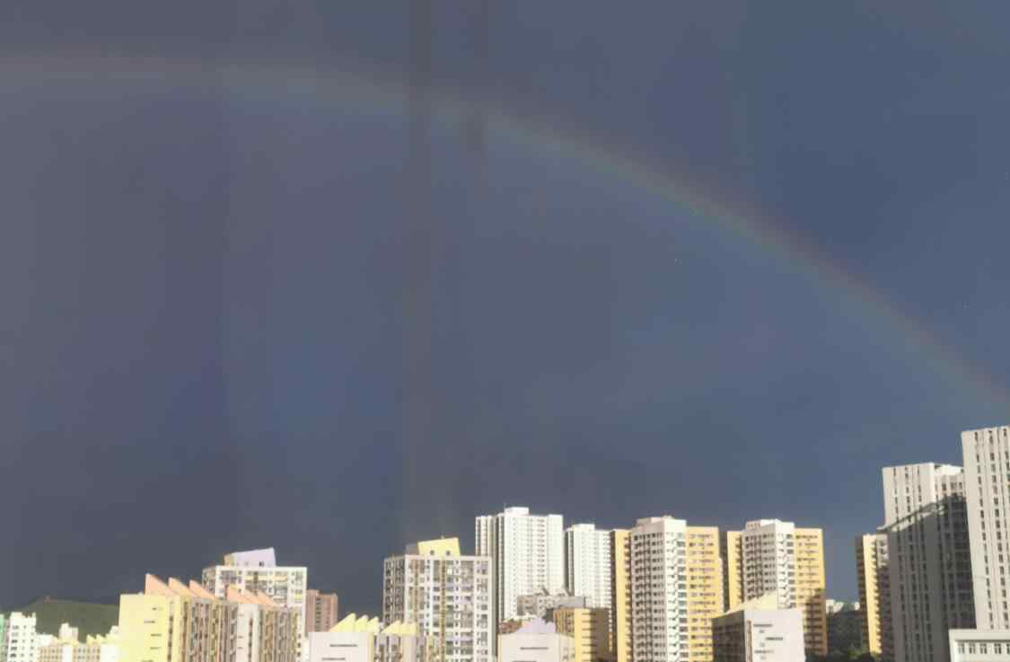 双层彩虹 市区降雨结束 雨后泉城出现超大双层彩虹