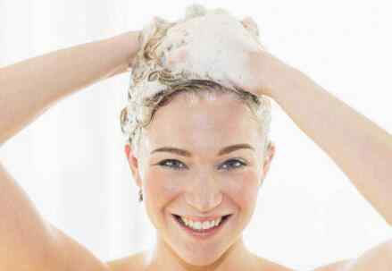 染发后几天可以洗头 女生染发后几天可以洗头 染发后洗头的注意事项