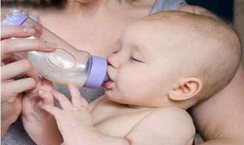 宝宝不吸奶瓶怎么办 婴儿不吸奶瓶怎么办 五个应对宝宝不吸奶瓶的小技巧