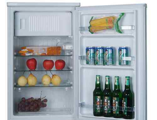 冰箱怎么除异味 新买的冰箱怎么除味 冰箱异味让人忍无可忍