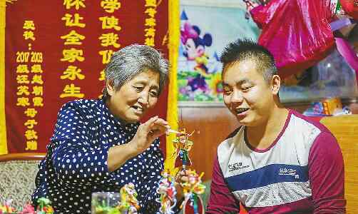 高桂英 “面塑奶奶”和她的近百万捐款 40年收徒5000人免费授课