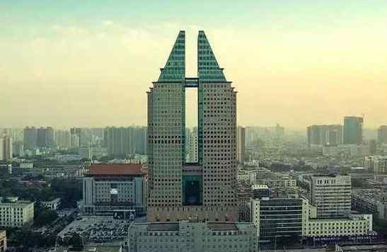 郑州高楼迷 郑州高楼和280米杠上了。西郊也要盖280米摩天高楼？华贸中心还是？