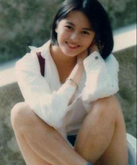 梁咏琪郑伊健 1999年，梁咏琪郑伊健恋爱惹怒大佬，几日后，“蛋糕门”传遍香港