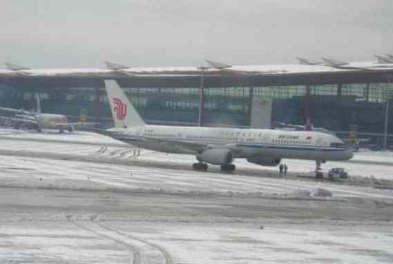 下雪飞机能正常起飞吗 机场下雪会不会取消航班 下雪天飞机能飞吗