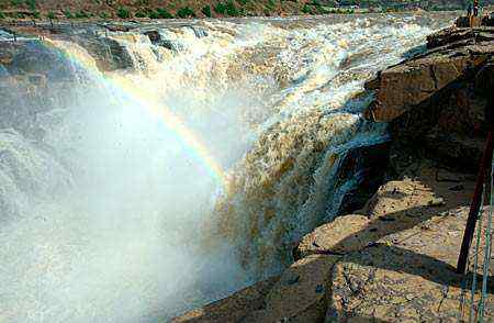 黄河壶口瀑布在哪个省 黄河壶口瀑布在哪，两省共有旅游景区！