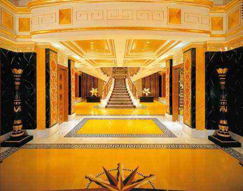 迪拜帆船酒店价格表 迪拜帆船酒店价格表，皇家套房住一晚14万人民币！