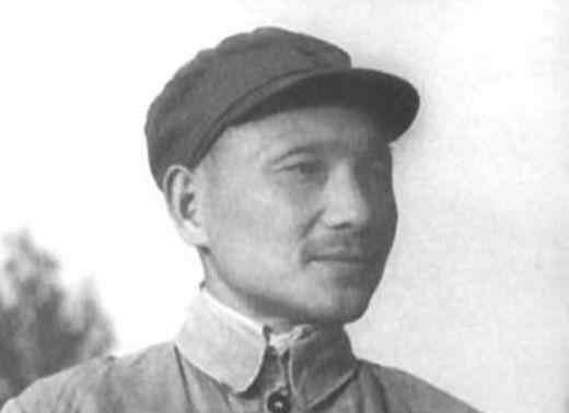 李先念军衔 十位共和国缔造者，1955年可以评元帅和大将，却主动放弃军衔