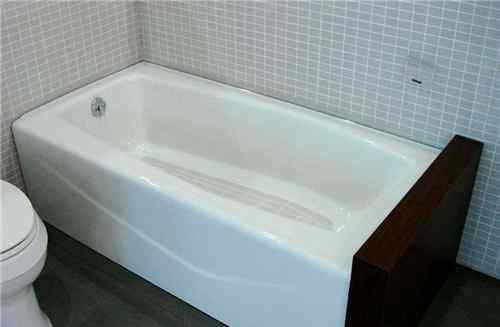 铸铁浴缸价格 亚克力浴缸和铸铁浴缸哪个好 两种材质浴缸价格比拼