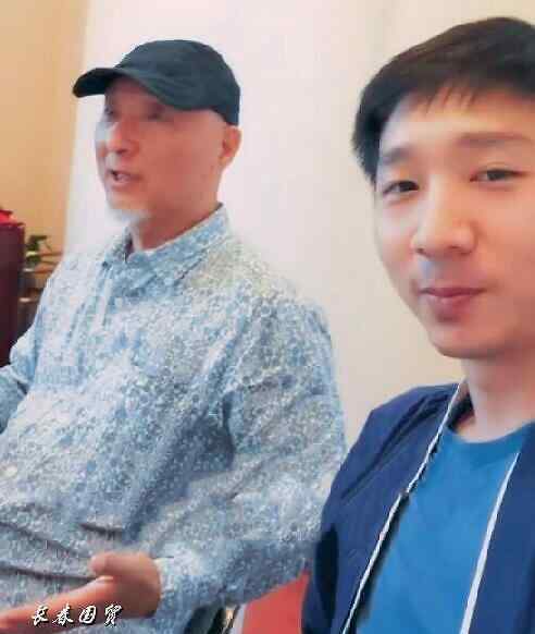陈大愚 相似的极高!66岁陈佩斯近照曝光，与儿子陈大愚同框出镜