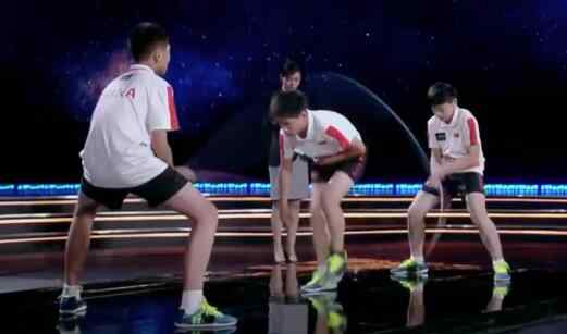 吉尼斯跳绳记录 惊呆了！1秒跳绳9.5次是什么体格？上海中学生刷新吉尼斯世界纪录