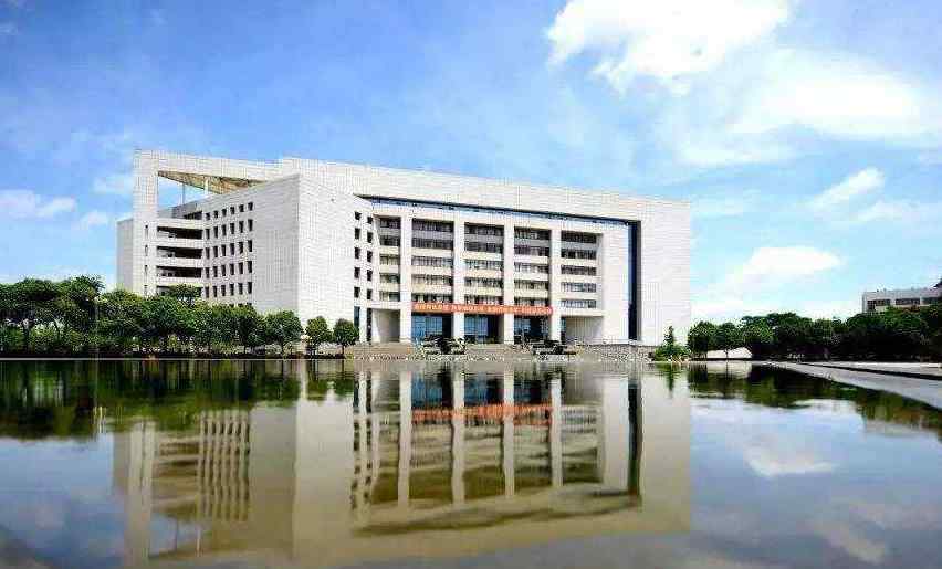 武汉纺织大学图书馆 武汉纺织大学图书馆对外开放吗2020